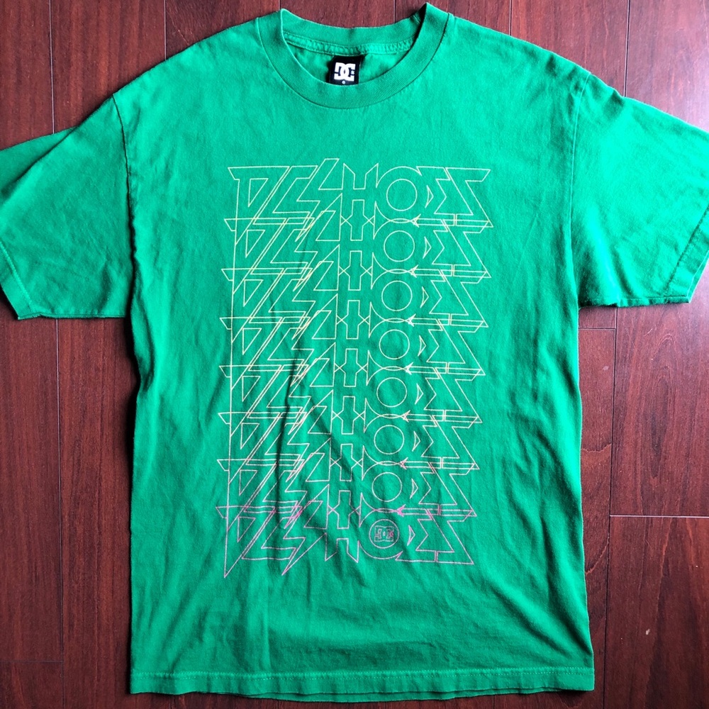 Vintage DC shoes Shirt (size Large)